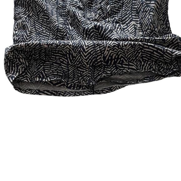 Lee woman’s skort size M black & white. Skirt and shorts in one. - Picture 8 of 8